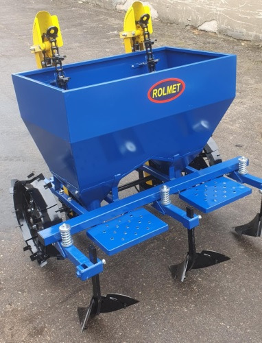 ROLMET Kartoffelpflanzmaschine / Potato planter / Planteuse de pomme de terre / Piantapatate / Sadzarka ziemniaków - Πατατοφυτευτής: φωτογραφία 1 ROLMET Kartoffelpflanzmaschine / Potato planter / Planteuse de pomme de terre / Piantapatate / Sadzarka ziemniaków - Πατατοφυτευτής: φωτογραφία 1