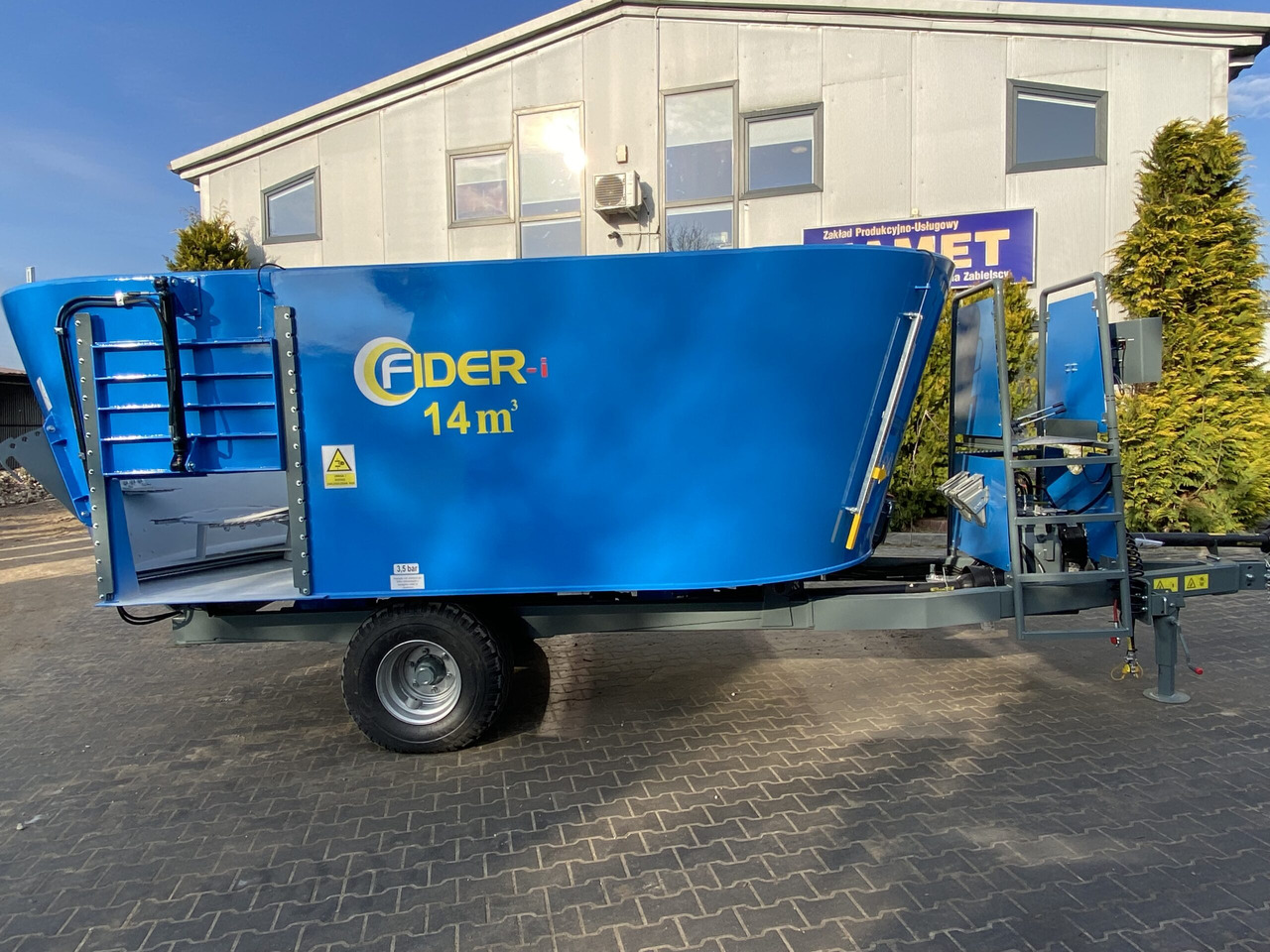 ZAMET Futtermischwagen / Feed mixer / Melangeuse / Carro miscelatore / Vagoneta 2 sinfines / Кормораздатчик 2 шнека / Wóz paszowy 14 m3 - Ενσιροδιανομέας: φωτογραφία 1 ZAMET Futtermischwagen / Feed mixer / Melangeuse / Carro miscelatore / Vagoneta 2 sinfines / Кормораздатчик 2 шнека / Wóz paszowy 14 m3 - Ενσιροδιανομέας: φωτογραφία 1