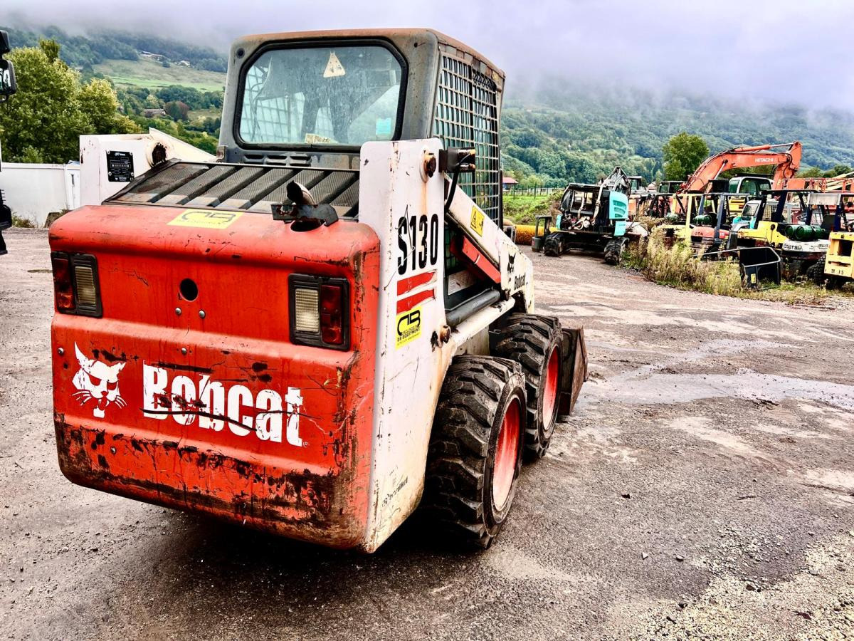 Bobcat S130 Chargeuse Compact - Φορτωτής πλάγιας ολίσθησης: φωτογραφία 4 Bobcat S130 Chargeuse Compact - Φορτωτής πλάγιας ολίσθησης: φωτογραφία 4