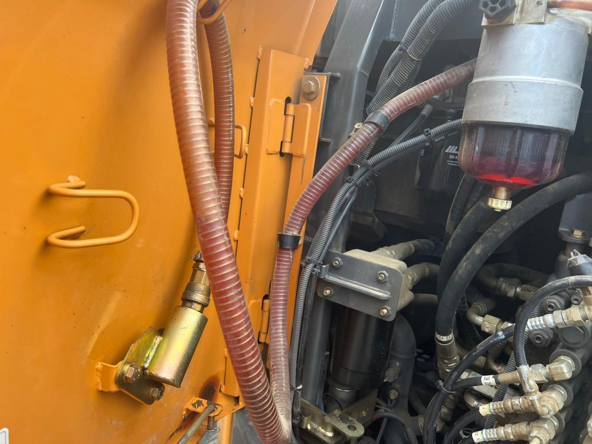 Ερπυστριοφόρος εκσκαφέας Case CX75C SR PELLE 8,5T: φωτογραφία 16 Ερπυστριοφόρος εκσκαφέας Case CX75C SR PELLE 8,5T: φωτογραφία 16