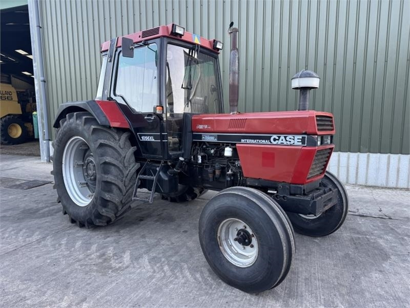 Case International 1056XL 2WD - Τρακτέρ: φωτογραφία 1 Case International 1056XL 2WD - Τρακτέρ: φωτογραφία 1