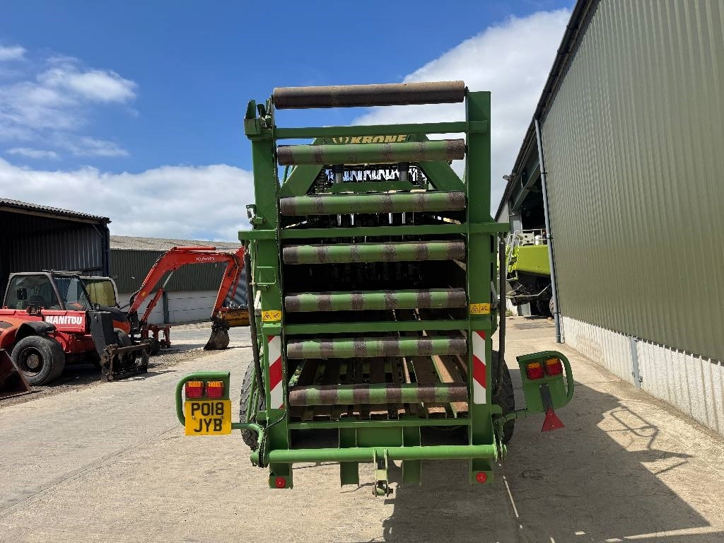 Krone Big Pack 12130 - Χορτοδετική μηχανή τετράγωνες μπάλες: φωτογραφία 3 Krone Big Pack 12130 - Χορτοδετική μηχανή τετράγωνες μπάλες: φωτογραφία 3