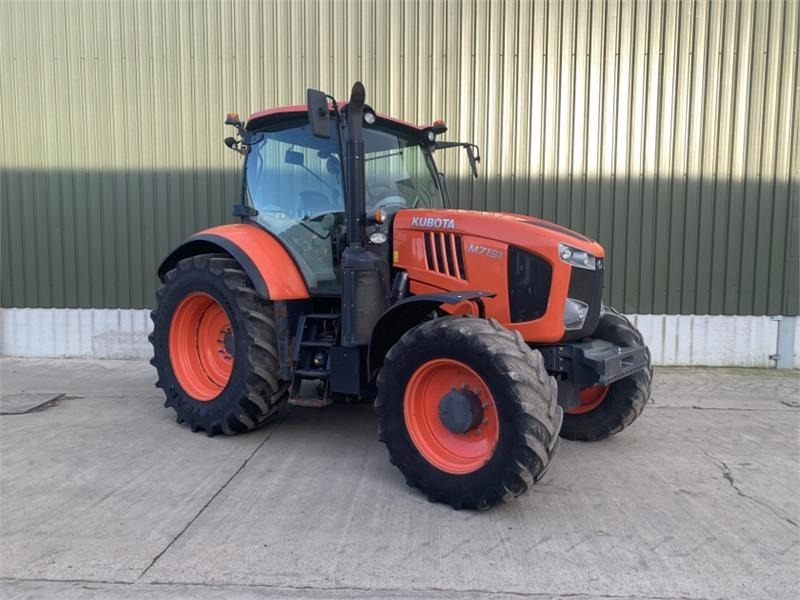 Kubota Kubota M7131 - Τρακτέρ: φωτογραφία 3 Kubota Kubota M7131 - Τρακτέρ: φωτογραφία 3