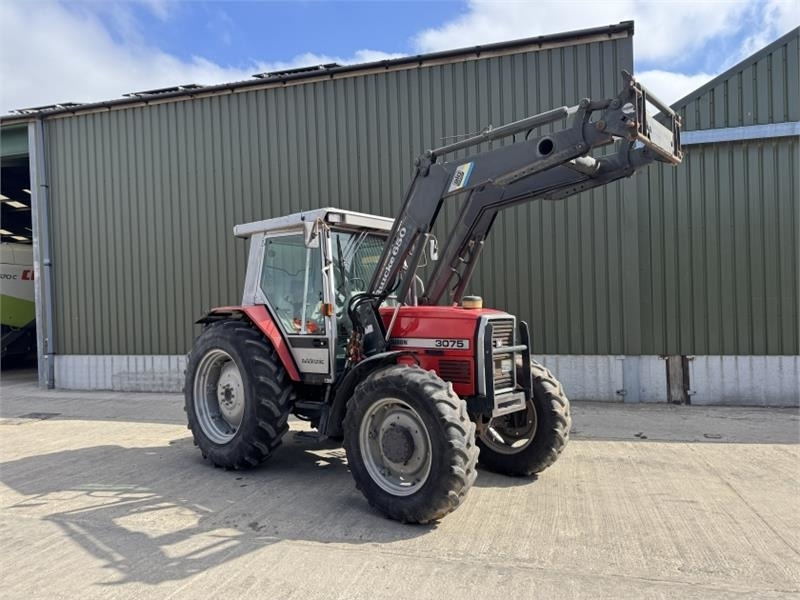 Massey Ferguson 3075 Dynashift *Low Hours* - Τρακτέρ: φωτογραφία 3 Massey Ferguson 3075 Dynashift *Low Hours* - Τρακτέρ: φωτογραφία 3