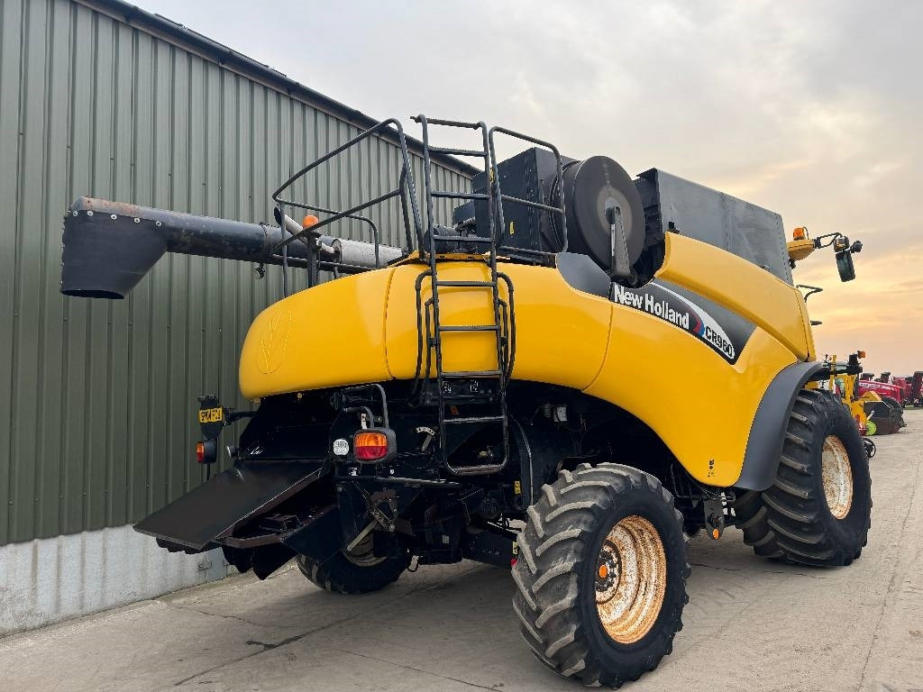 New Holland CR 960 - Θεριζοαλωνιστική μηχανή: φωτογραφία 2 New Holland CR 960 - Θεριζοαλωνιστική μηχανή: φωτογραφία 2