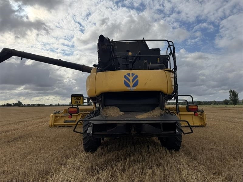 New Holland CR9090 Rotary Combine **Video Below** - Εξαρτηματα - Θεριζοαλωνιστική μηχανή: φωτογραφία 4 New Holland CR9090 Rotary Combine **Video Below** - Εξαρτηματα - Θεριζοαλωνιστική μηχανή: φωτογραφία 4