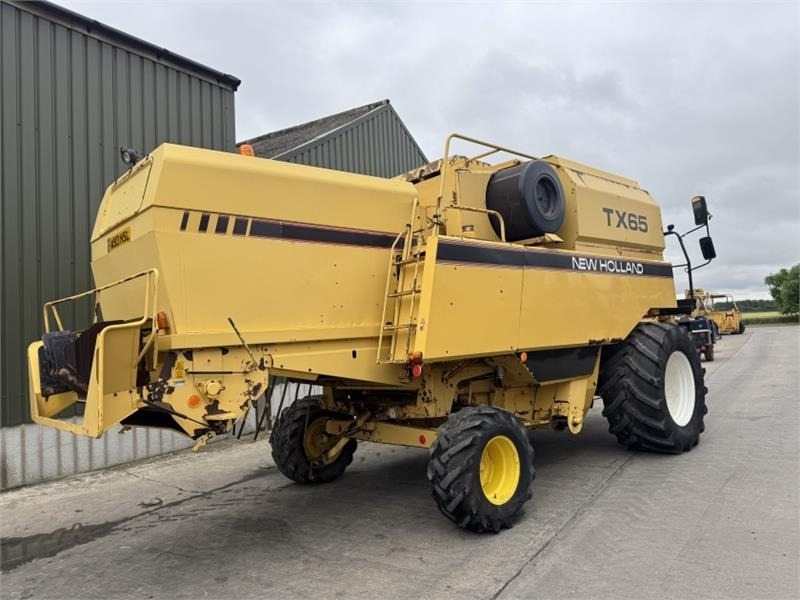 New Holland TX65 c/w 17ft Header - Εξαρτηματα - Θεριζοαλωνιστική μηχανή: φωτογραφία 4 New Holland TX65 c/w 17ft Header - Εξαρτηματα - Θεριζοαλωνιστική μηχανή: φωτογραφία 4