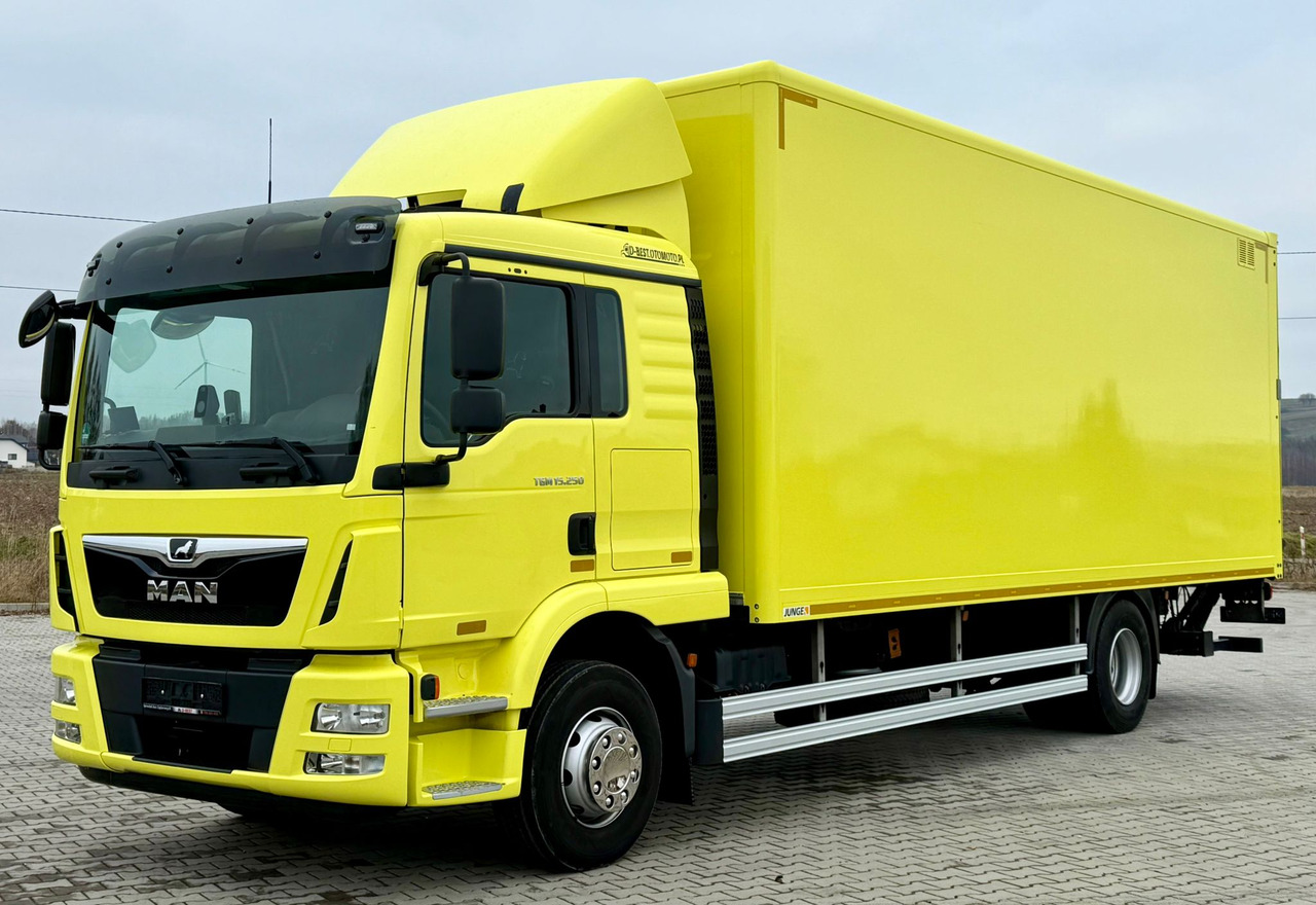 MAN TGM 15.250 / IZOTERMA / WINDA / 18 EUROPALET / ŁADOWNOŚĆ 7 615 KG / 150 TYŚ KM / AUTOMAT / JAK NOWY / 2020 ROK / KONTENER - Φορτηγό ισοθερμικό: φωτογραφία 2 MAN TGM 15.250 / IZOTERMA / WINDA / 18 EUROPALET / ŁADOWNOŚĆ 7 615 KG / 150 TYŚ KM / AUTOMAT / JAK NOWY / 2020 ROK / KONTENER - Φορτηγό ισοθερμικό: φωτογραφία 2