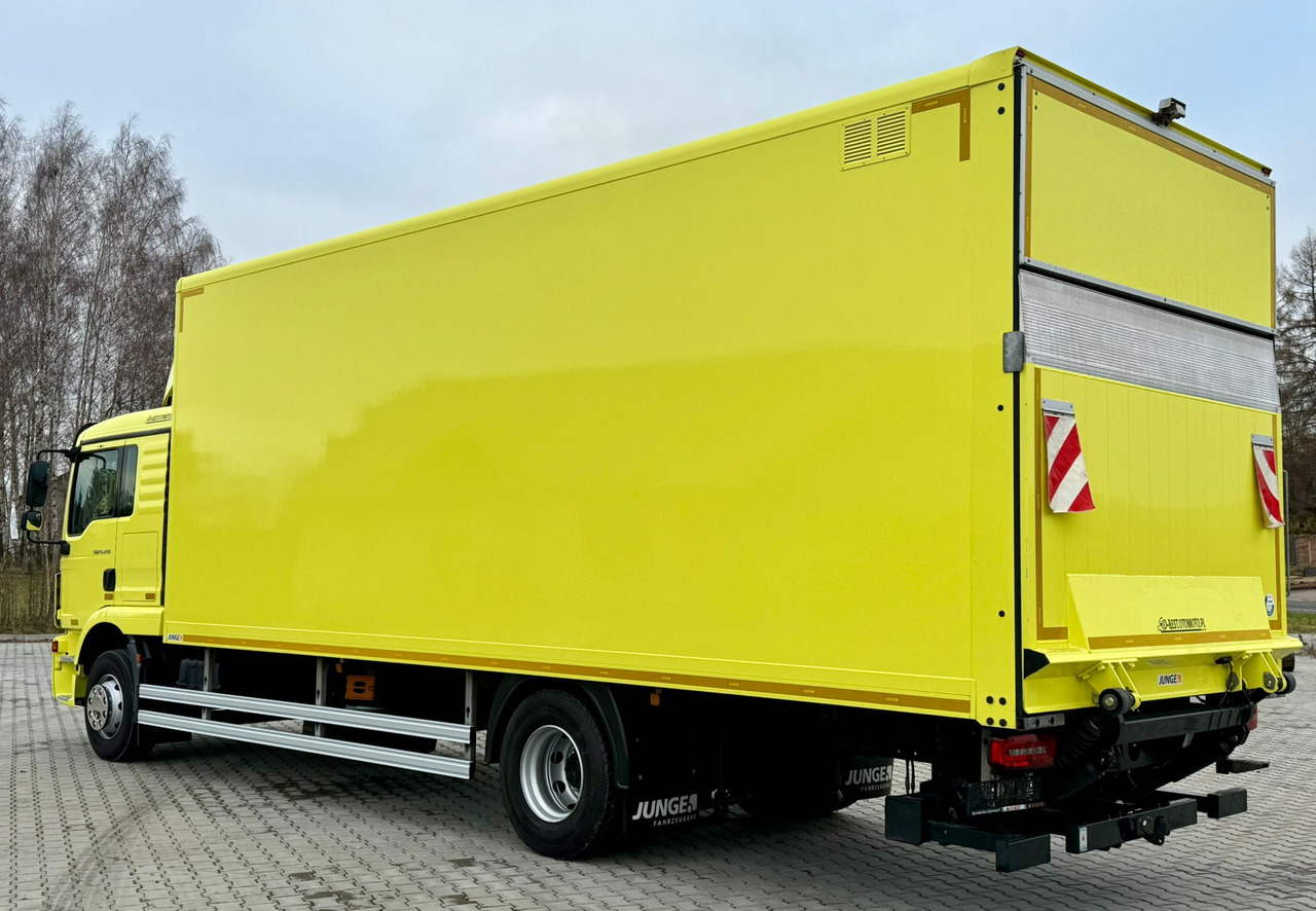 MAN TGM 15.250 / IZOTERMA / WINDA / 18 EUROPALET / ŁADOWNOŚĆ 7 615 KG / 150 TYŚ KM / AUTOMAT / JAK NOWY / 2020 ROK / KONTENER - Φορτηγό ισοθερμικό: φωτογραφία 4 MAN TGM 15.250 / IZOTERMA / WINDA / 18 EUROPALET / ŁADOWNOŚĆ 7 615 KG / 150 TYŚ KM / AUTOMAT / JAK NOWY / 2020 ROK / KONTENER - Φορτηγό ισοθερμικό: φωτογραφία 4