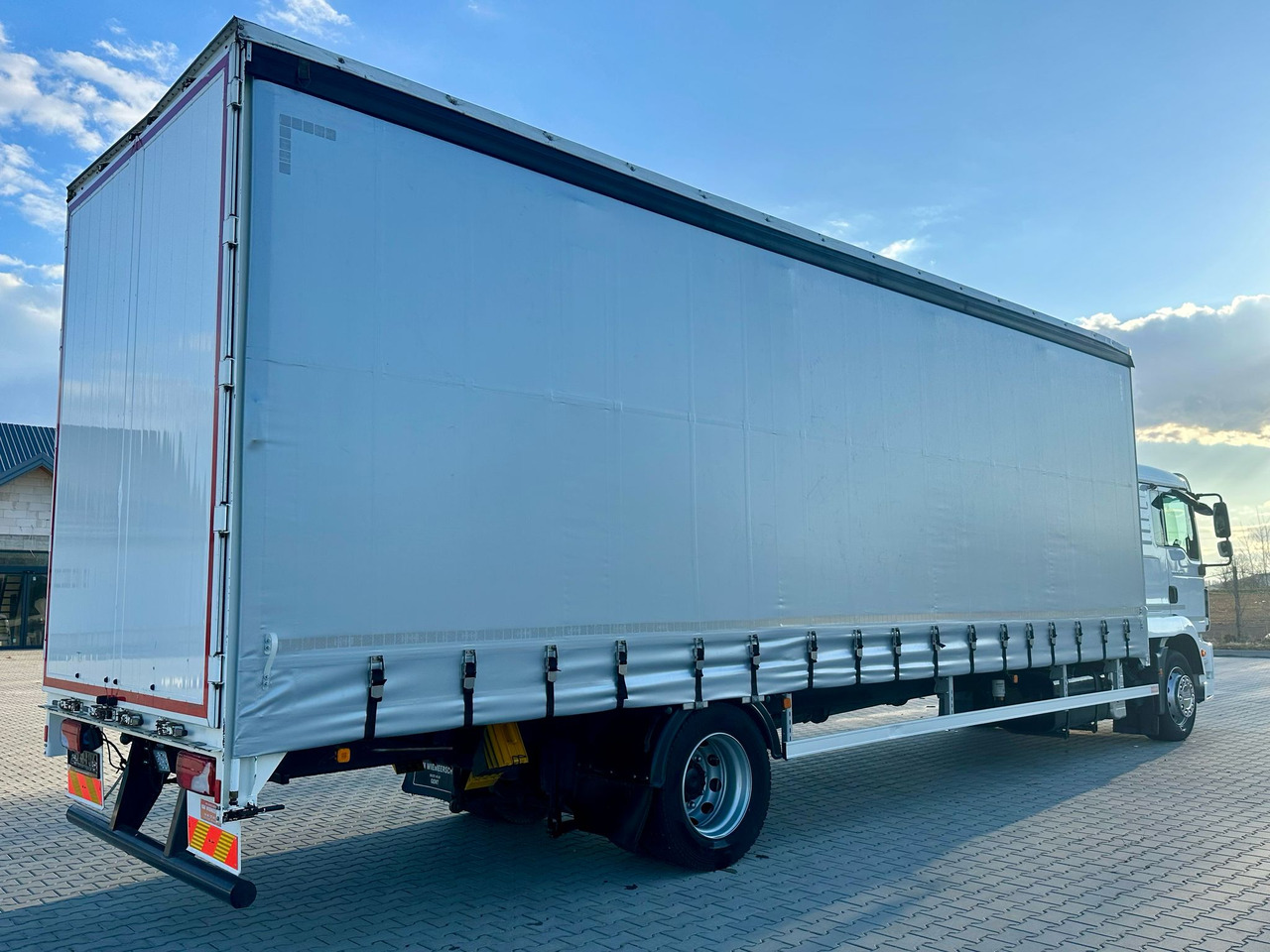 MAN TGM 18.290 / FIRANKA / WINDA / 22 EUROPALETY / AUTOMAT / SYPIALKA / 9 059 KG ŁADOWNOŚCI / NISKI PRZEBIEG / ZSUWANY DACH / EURO 6 - Φορτηγό μουσαμάς: φωτογραφία 5 MAN TGM 18.290 / FIRANKA / WINDA / 22 EUROPALETY / AUTOMAT / SYPIALKA / 9 059 KG ŁADOWNOŚCI / NISKI PRZEBIEG / ZSUWANY DACH / EURO 6 - Φορτηγό μουσαμάς: φωτογραφία 5
