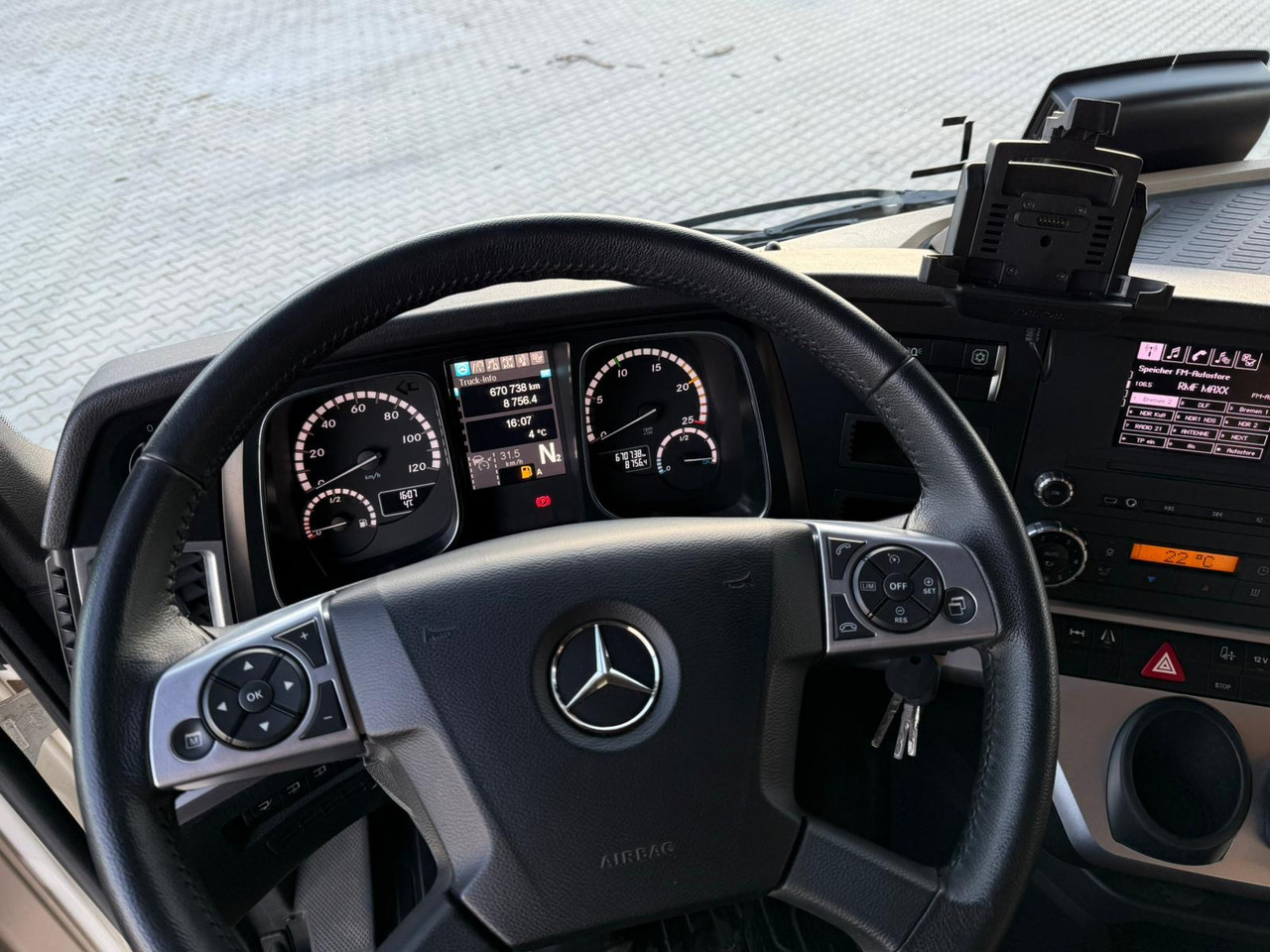 Φορτηγό ψυγείο MERCEDES-BENZ ACTROS 1840 / CHŁODNIA / WINDA / 15 EUROPALET / 6.10 M DŁUGOŚCI / DUŻA KABINA / AUTOMAT / SPROWADZONY / SERWISOWANY / EURO 6: φωτογραφία 19