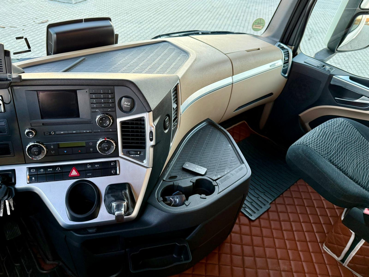 Φορτηγό ψυγείο MERCEDES-BENZ ACTROS 1840 / CHŁODNIA / WINDA / 15 EUROPALET / 6.10 M DŁUGOŚCI / DUŻA KABINA / AUTOMAT / SPROWADZONY / SERWISOWANY / EURO 6: φωτογραφία 14