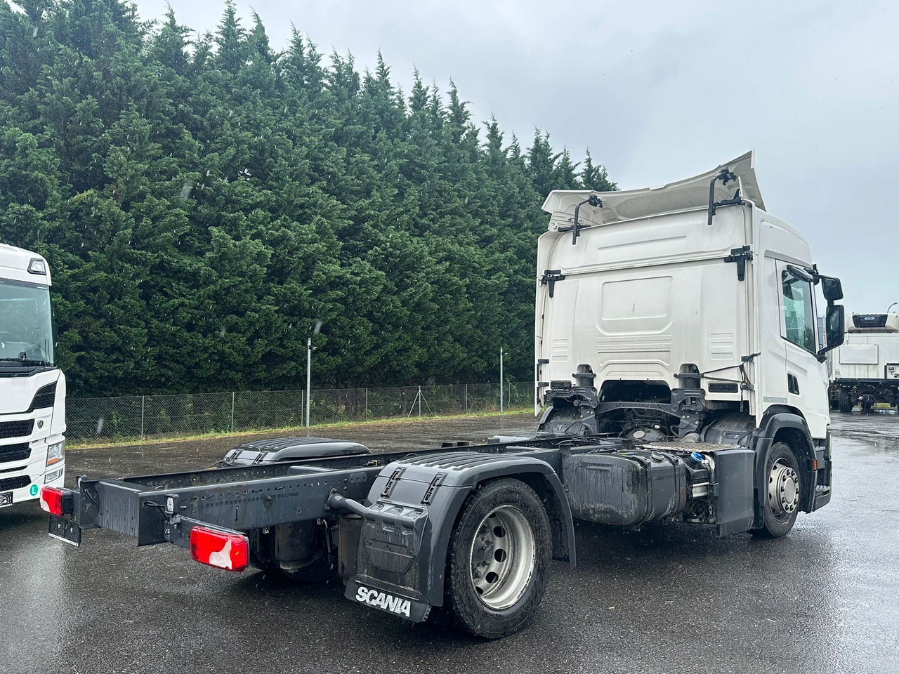 SCANIA P220 / RAMA DO ZABUDOWY / ROZSTAW OSI 3.90 M / SILNIK 6 / WYWROTKA / BECZKA / HAKOWIEC / UTRZYMANIE DRÓG / AUTOMAT / 2019 ROK / NISKI PRZEBIEG - Φορτηγό σασί: φωτογραφία 3 SCANIA P220 / RAMA DO ZABUDOWY / ROZSTAW OSI 3.90 M / SILNIK 6 / WYWROTKA / BECZKA / HAKOWIEC / UTRZYMANIE DRÓG / AUTOMAT / 2019 ROK / NISKI PRZEBIEG - Φορτηγό σασί: φωτογραφία 3