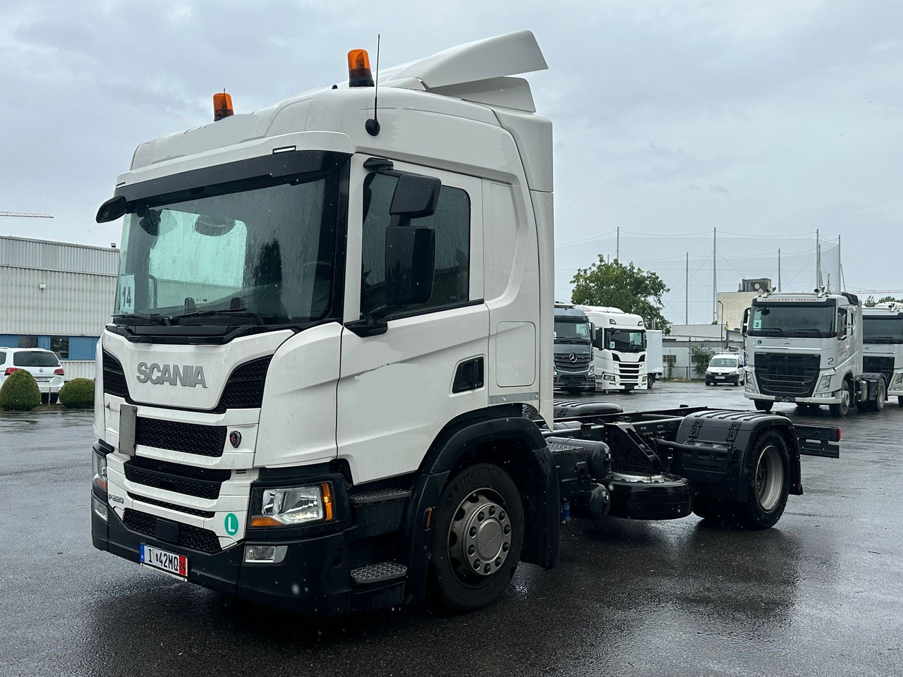 SCANIA P220 / RAMA DO ZABUDOWY / ROZSTAW OSI 3.90 M / SILNIK 6 / WYWROTKA / BECZKA / HAKOWIEC / UTRZYMANIE DRÓG / AUTOMAT / 2019 ROK / NISKI PRZEBIEG - Φορτηγό σασί: φωτογραφία 2 SCANIA P220 / RAMA DO ZABUDOWY / ROZSTAW OSI 3.90 M / SILNIK 6 / WYWROTKA / BECZKA / HAKOWIEC / UTRZYMANIE DRÓG / AUTOMAT / 2019 ROK / NISKI PRZEBIEG - Φορτηγό σασί: φωτογραφία 2