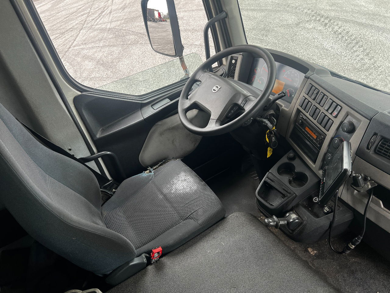 Φορτηγό κόφα Volvo FL 12.240 Euro 5, NL truck: φωτογραφία 9 Φορτηγό κόφα Volvo FL 12.240 Euro 5, NL truck: φωτογραφία 9