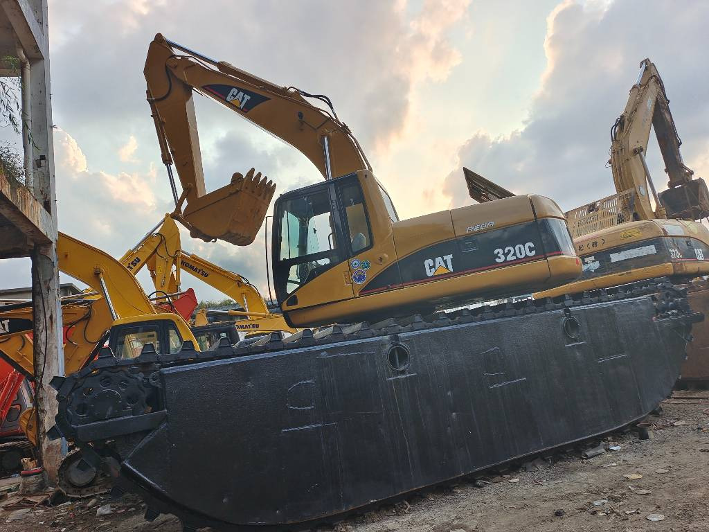 CAT 320 C - Πλωτός εκσκαφέας: φωτογραφία 5 CAT 320 C - Πλωτός εκσκαφέας: φωτογραφία 5