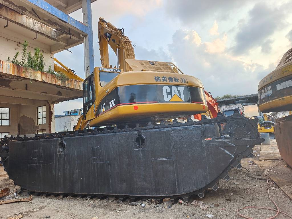 CAT 320 C - Πλωτός εκσκαφέας: φωτογραφία 3 CAT 320 C - Πλωτός εκσκαφέας: φωτογραφία 3