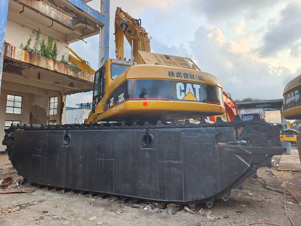 CAT 320 C - Πλωτός εκσκαφέας: φωτογραφία 4 CAT 320 C - Πλωτός εκσκαφέας: φωτογραφία 4