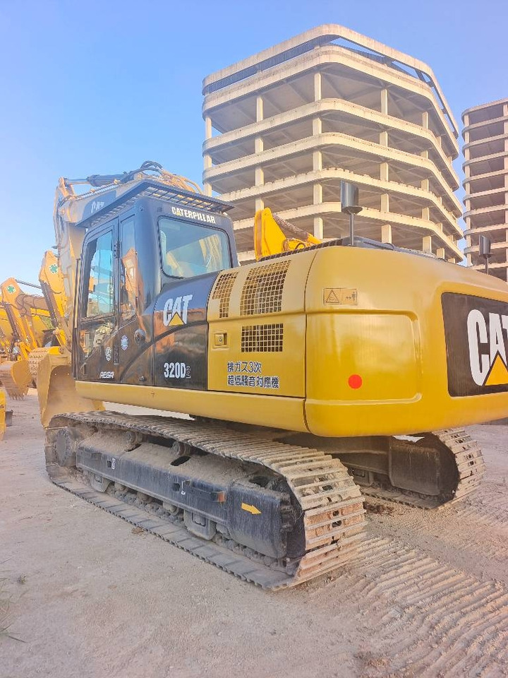 CAT 320 D - Ερπυστριοφόρος εκσκαφέας: φωτογραφία 1 CAT 320 D - Ερπυστριοφόρος εκσκαφέας: φωτογραφία 1