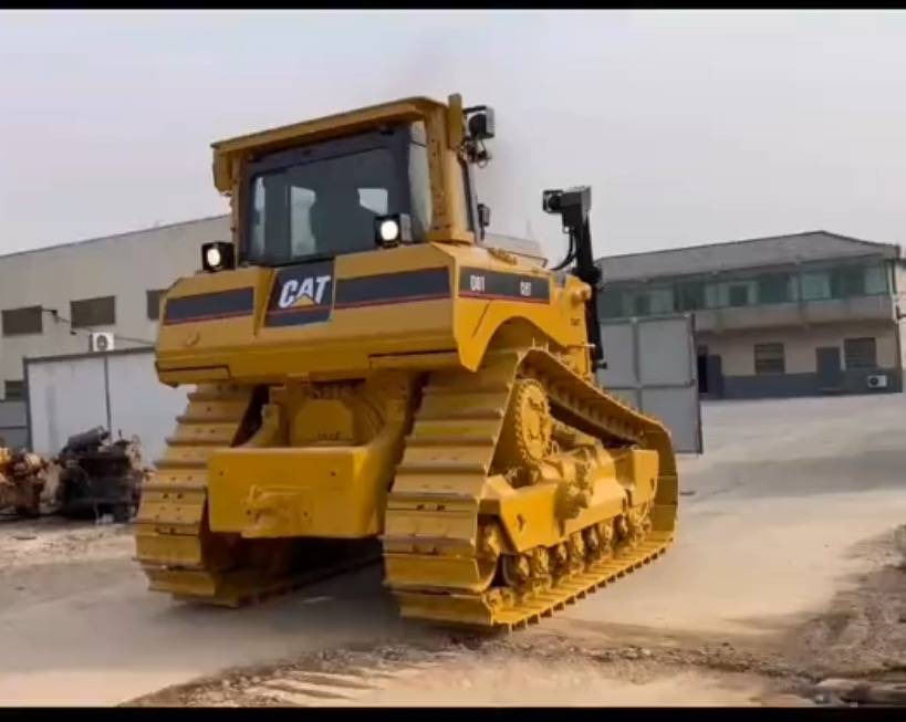 CAT D 8 T - Μπουλντόζα: φωτογραφία 1 CAT D 8 T - Μπουλντόζα: φωτογραφία 1