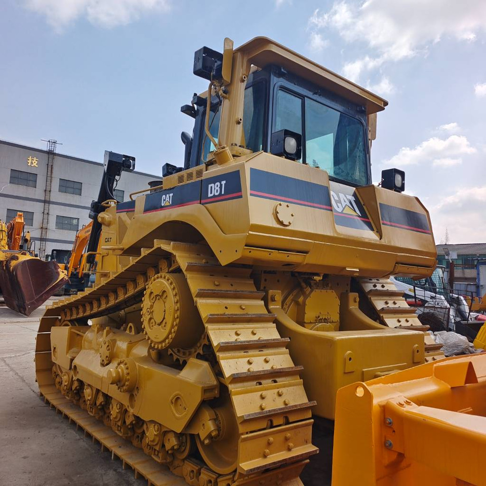 CAT D 8 T - Μπουλντόζα: φωτογραφία 1 CAT D 8 T - Μπουλντόζα: φωτογραφία 1