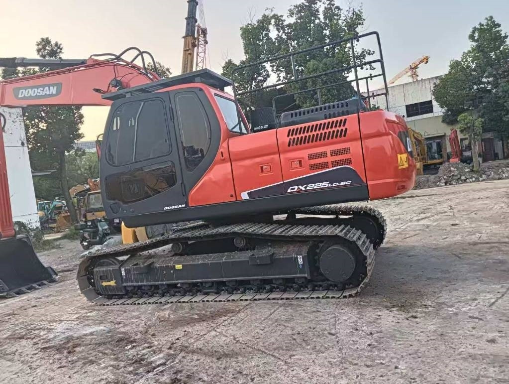 Doosan DX 225 LC-9C - Ερπυστριοφόρος εκσκαφέας: φωτογραφία 4 Doosan DX 225 LC-9C - Ερπυστριοφόρος εκσκαφέας: φωτογραφία 4