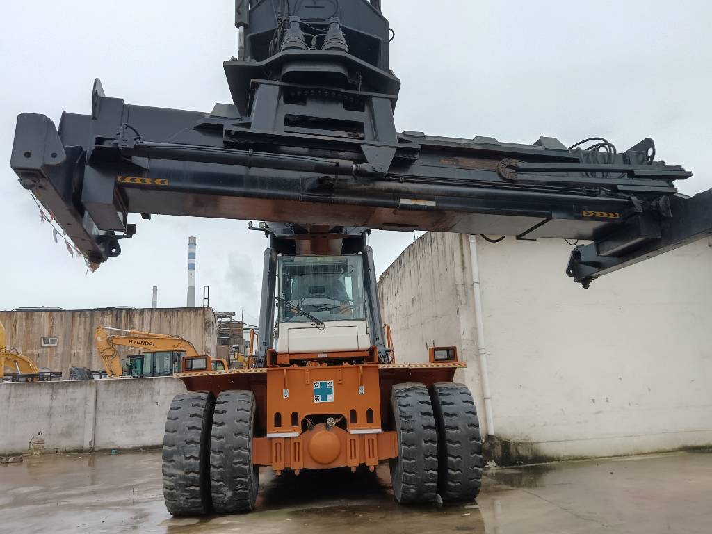 Ferrari 278 - Reachstacker: φωτογραφία 2 Ferrari 278 - Reachstacker: φωτογραφία 2
