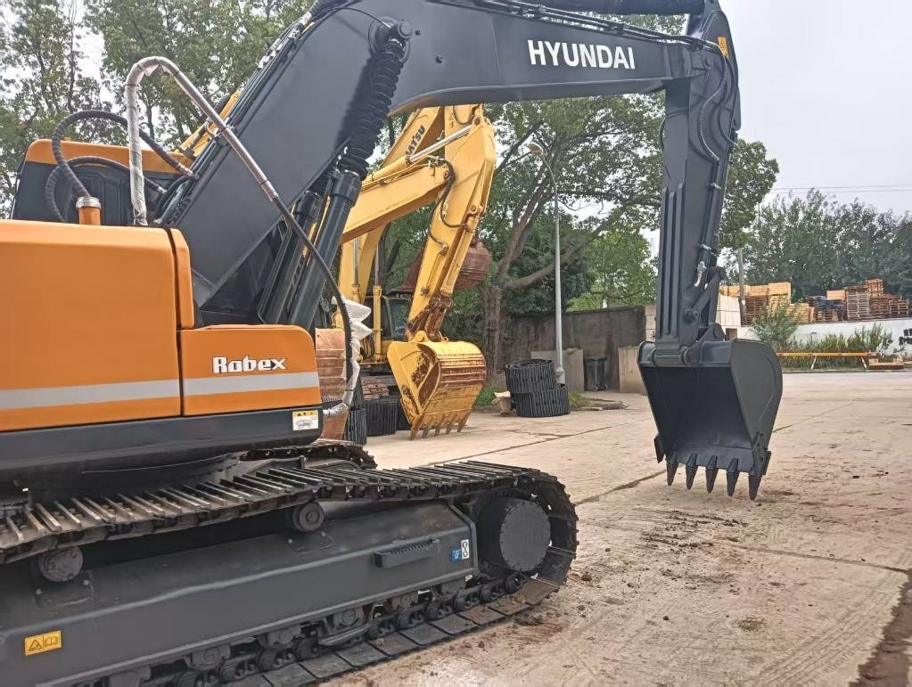 Ερπυστριοφόρος εκσκαφέας Hyundai 220 LC-9S: φωτογραφία 14 Ερπυστριοφόρος εκσκαφέας Hyundai 220 LC-9S: φωτογραφία 14