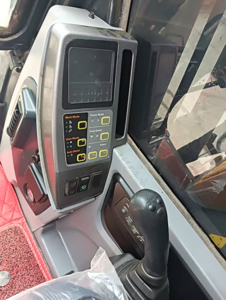 Ερπυστριοφόρος εκσκαφέας Hyundai 220 LC-9S: φωτογραφία 11 Ερπυστριοφόρος εκσκαφέας Hyundai 220 LC-9S: φωτογραφία 11