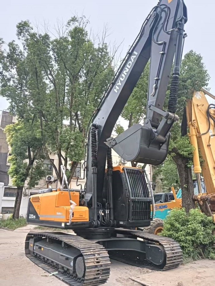 Ερπυστριοφόρος εκσκαφέας Hyundai 220 LC-9S: φωτογραφία 17 Ερπυστριοφόρος εκσκαφέας Hyundai 220 LC-9S: φωτογραφία 17