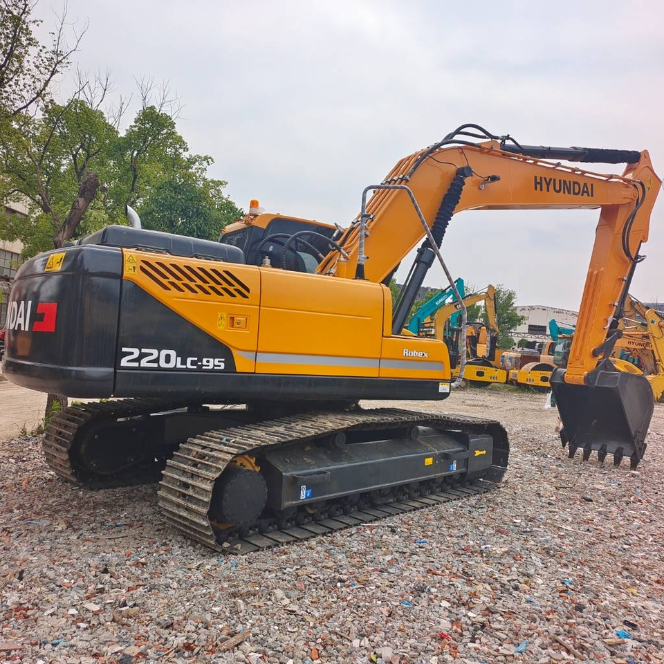 Hyundai 220LC-9T - Ερπυστριοφόρος εκσκαφέας: φωτογραφία 1 Hyundai 220LC-9T - Ερπυστριοφόρος εκσκαφέας: φωτογραφία 1