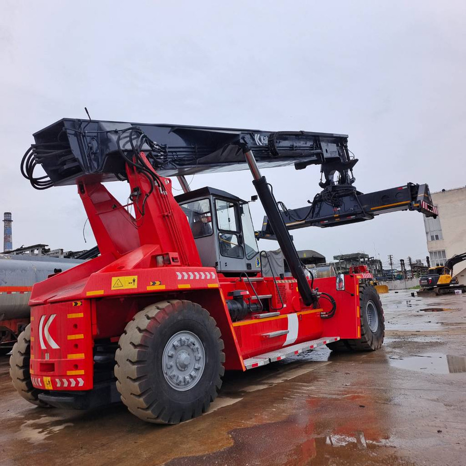 Kalmar DRF 450 - Reachstacker: φωτογραφία 5 Kalmar DRF 450 - Reachstacker: φωτογραφία 5