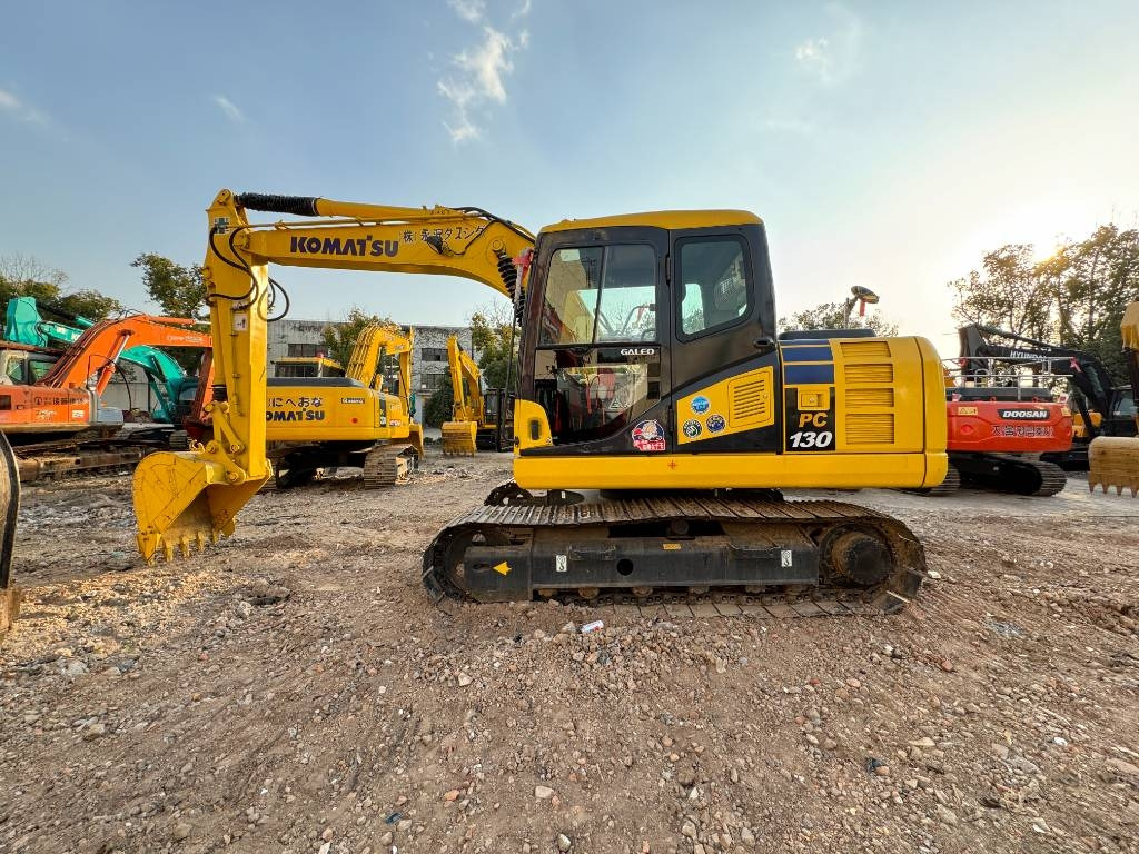 Komatsu PC 130 - Ερπυστριοφόρος εκσκαφέας: φωτογραφία 1 Komatsu PC 130 - Ερπυστριοφόρος εκσκαφέας: φωτογραφία 1