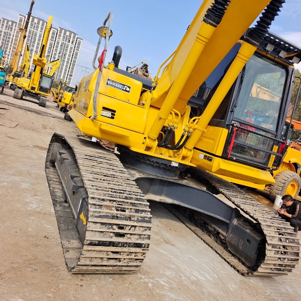 Komatsu PC 200-8 - Ερπυστριοφόρος εκσκαφέας: φωτογραφία 3 Komatsu PC 200-8 - Ερπυστριοφόρος εκσκαφέας: φωτογραφία 3