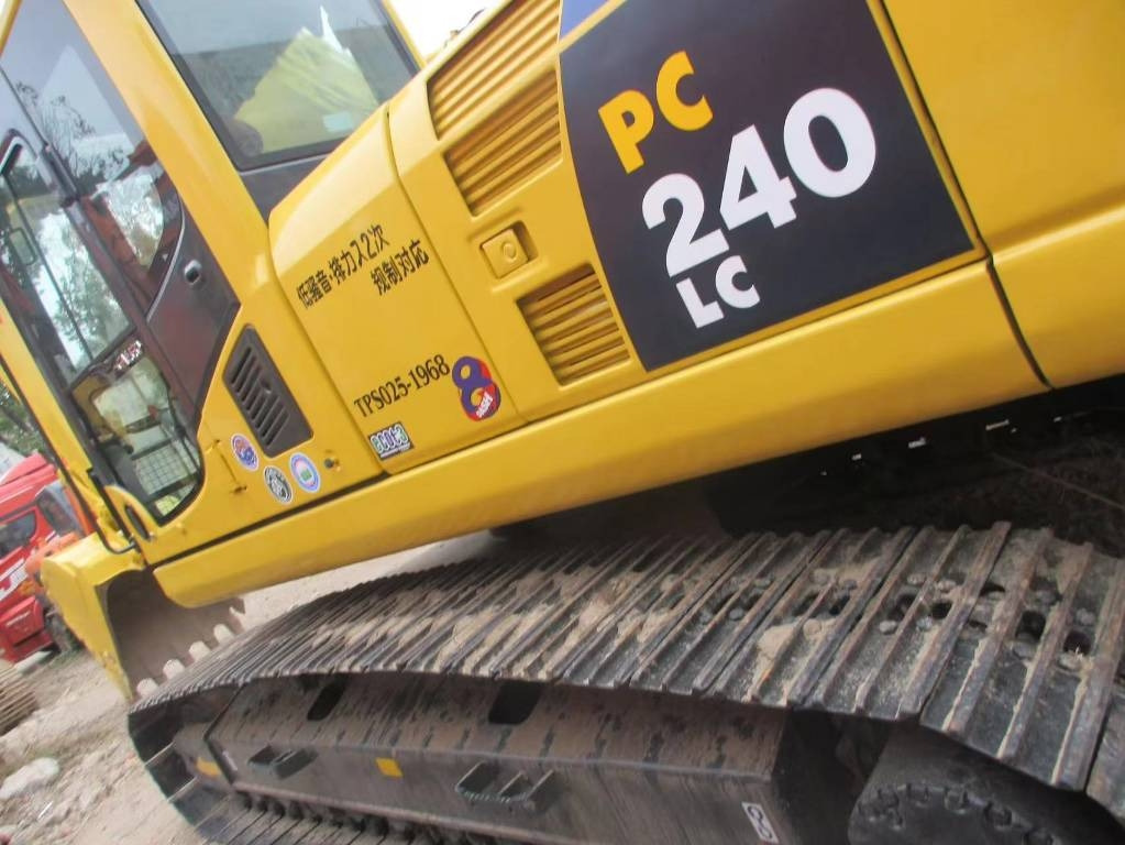 Komatsu PC 240 - Ερπυστριοφόρος εκσκαφέας: φωτογραφία 1 Komatsu PC 240 - Ερπυστριοφόρος εκσκαφέας: φωτογραφία 1