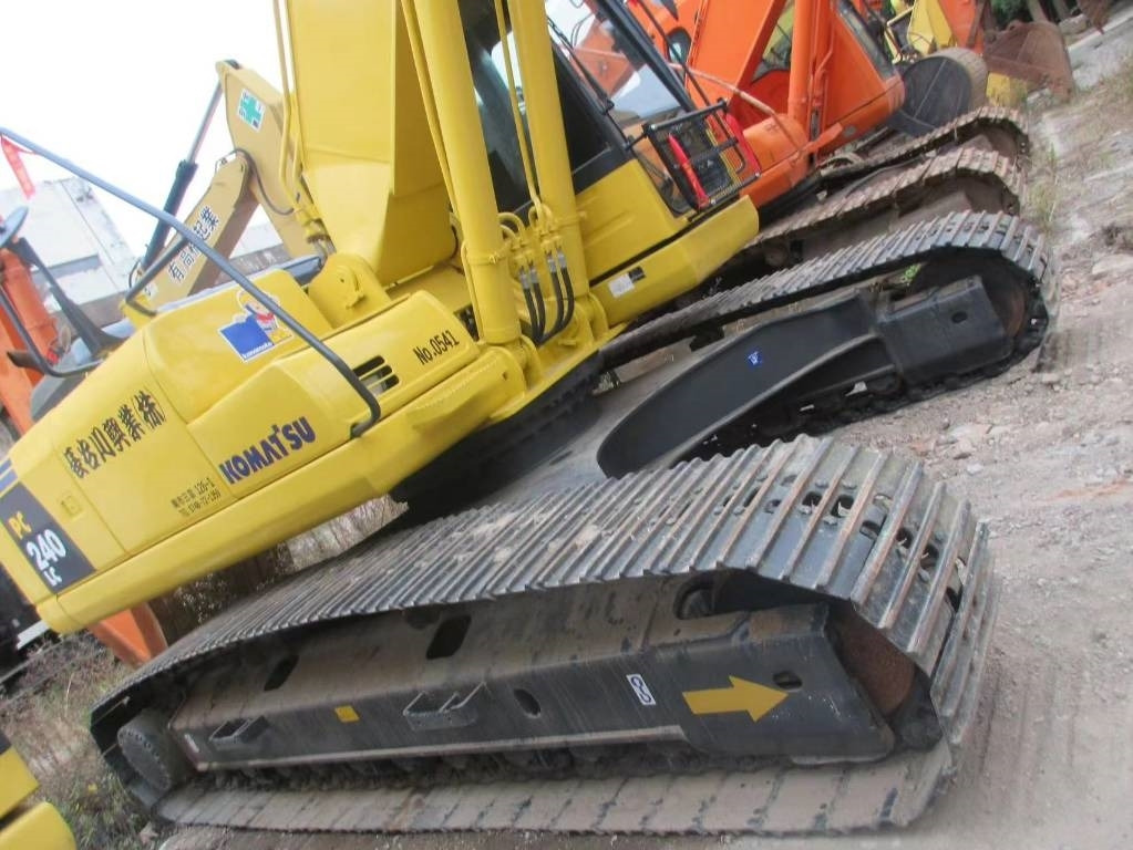 Komatsu PC 240 - Ερπυστριοφόρος εκσκαφέας: φωτογραφία 3 Komatsu PC 240 - Ερπυστριοφόρος εκσκαφέας: φωτογραφία 3