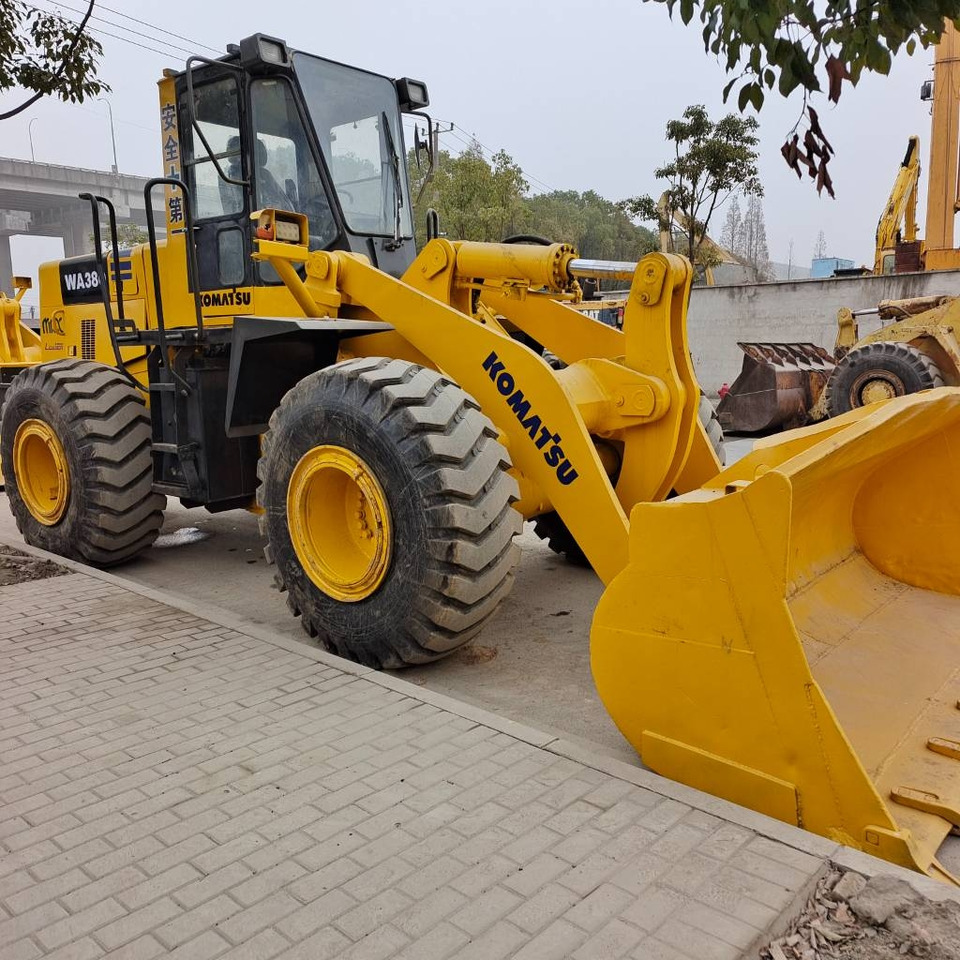 Komatsu WA 380 - Ελαστιχοφόρος φορτωτής: φωτογραφία 1 Komatsu WA 380 - Ελαστιχοφόρος φορτωτής: φωτογραφία 1