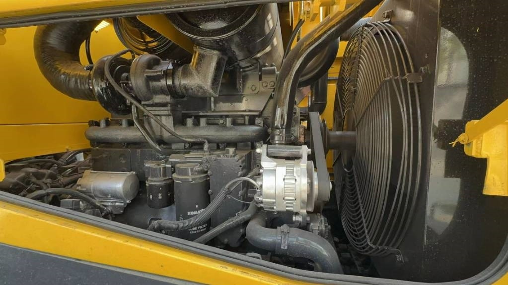 Komatsu WA 380 - Ελαστιχοφόρος φορτωτής: φωτογραφία 2 Komatsu WA 380 - Ελαστιχοφόρος φορτωτής: φωτογραφία 2