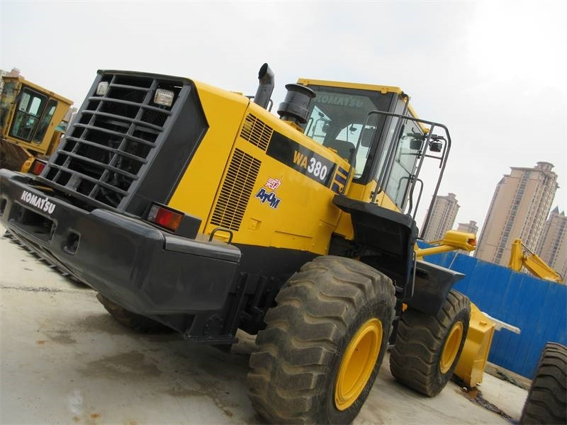 Komatsu WA 380 - Ελαστιχοφόρος φορτωτής: φωτογραφία 2 Komatsu WA 380 - Ελαστιχοφόρος φορτωτής: φωτογραφία 2
