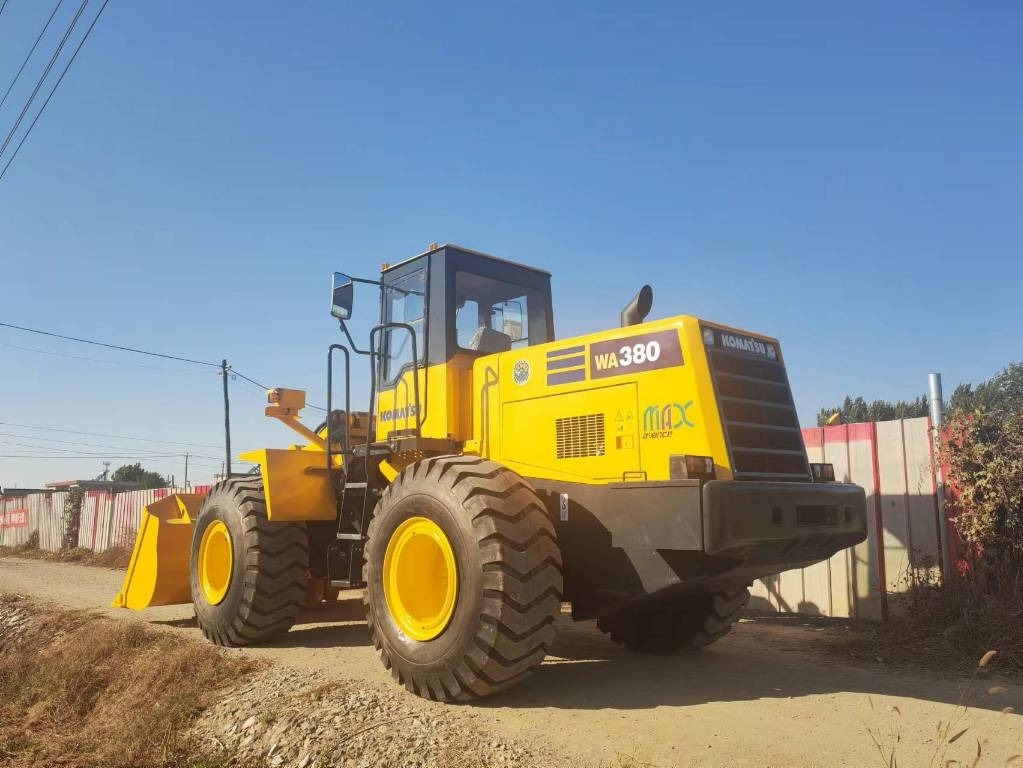 Komatsu WA 380 - Ελαστιχοφόρος φορτωτής: φωτογραφία 3 Komatsu WA 380 - Ελαστιχοφόρος φορτωτής: φωτογραφία 3