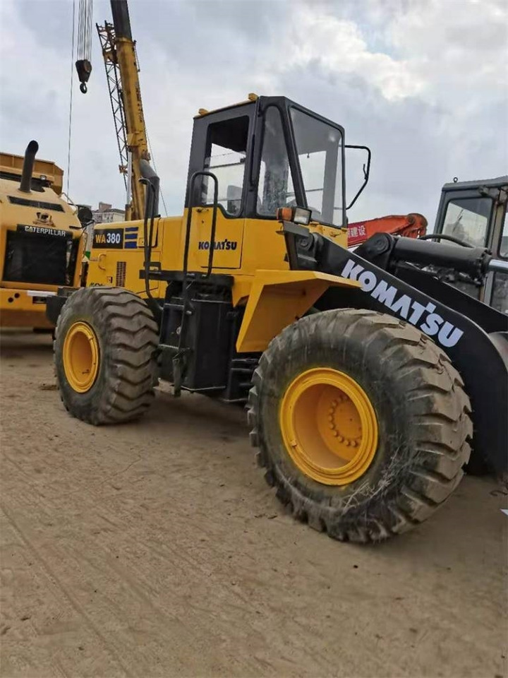 Komatsu WA 380 - Ελαστιχοφόρος φορτωτής: φωτογραφία 1 Komatsu WA 380 - Ελαστιχοφόρος φορτωτής: φωτογραφία 1