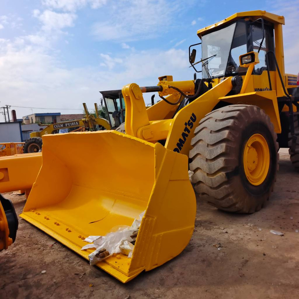 Komatsu WA 470-3 - Ελαστιχοφόρος φορτωτής: φωτογραφία 4 Komatsu WA 470-3 - Ελαστιχοφόρος φορτωτής: φωτογραφία 4