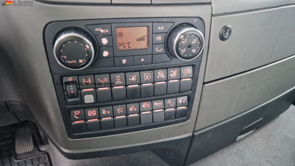 MAN 18.400 TGX Flachdach Retarder, Klima, 1 Bett, Kühlschrank - Τράκτορας: φωτογραφία 4 MAN 18.400 TGX Flachdach Retarder, Klima, 1 Bett, Kühlschrank - Τράκτορας: φωτογραφία 4