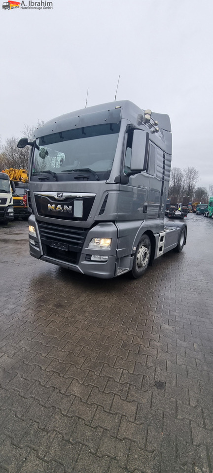MAN 18.500 TGX Retarder, 2x Tank, Motorschaden !! - Τράκτορας: φωτογραφία 1 MAN 18.500 TGX Retarder, 2x Tank, Motorschaden !! - Τράκτορας: φωτογραφία 1