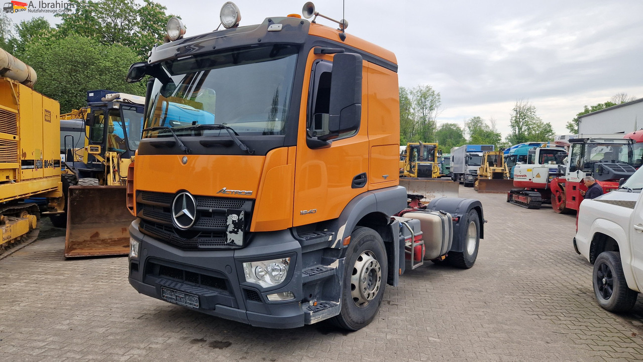 Mercedes-Benz 1840 Actros, 3x vorhanden, identisch deutsche Fahrzeuge einsatzbereit - Τράκτορας: φωτογραφία 1 Mercedes-Benz 1840 Actros, 3x vorhanden, identisch deutsche Fahrzeuge einsatzbereit - Τράκτορας: φωτογραφία 1