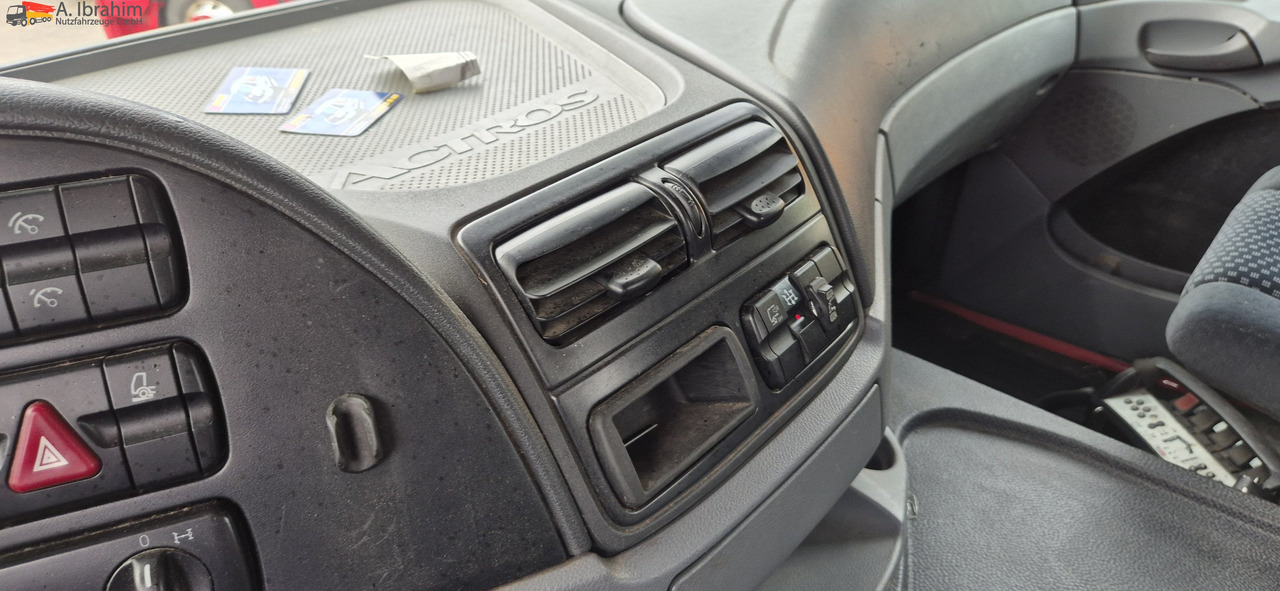 Mercedes-Benz 1841 Kran HIAB 166Bj. 2016 Funk FB ,mp3 - Τράκτορας: φωτογραφία 2 Mercedes-Benz 1841 Kran HIAB 166Bj. 2016 Funk FB ,mp3 - Τράκτορας: φωτογραφία 2