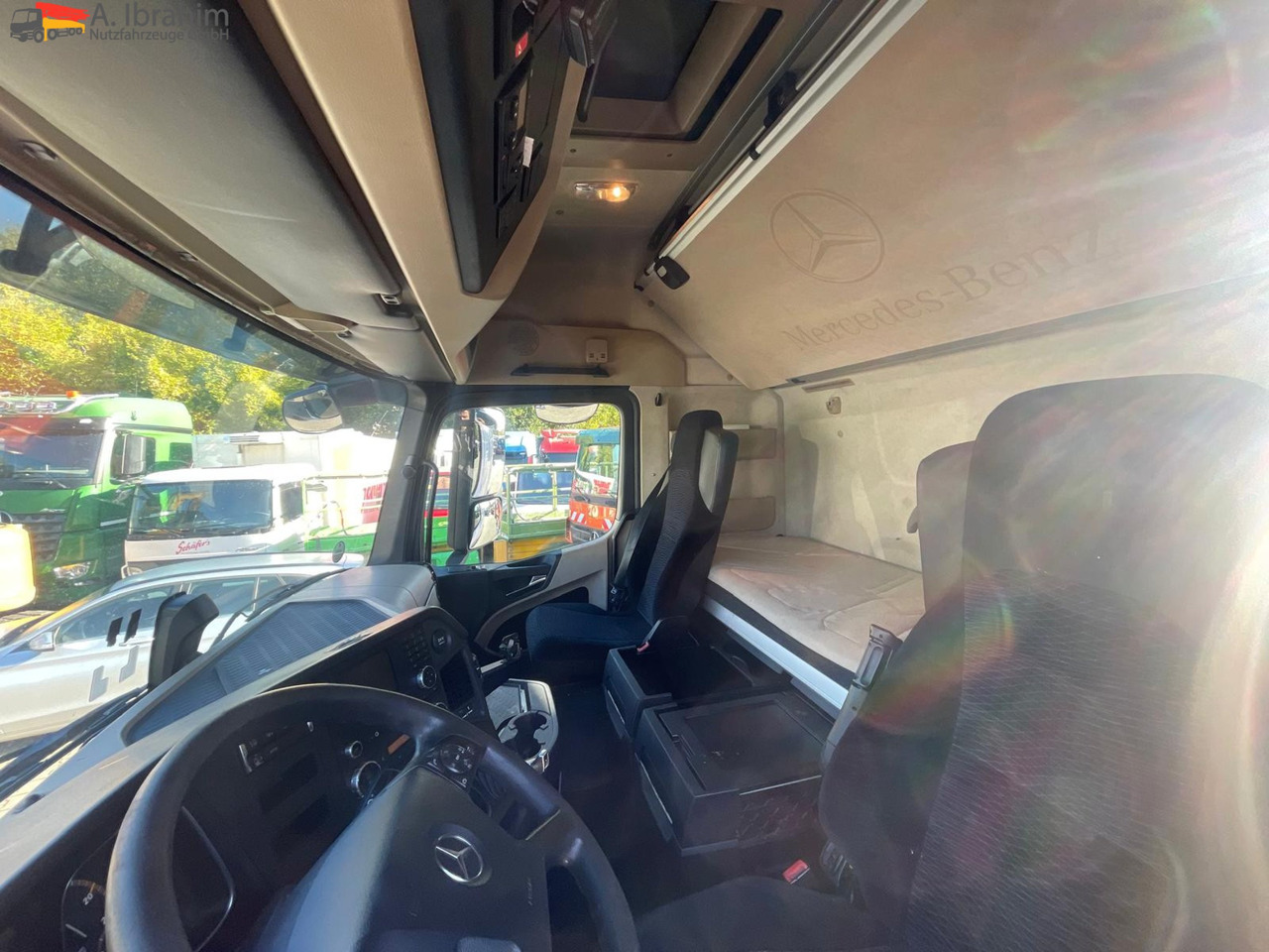 Mercedes-Benz 1842 LS Retarder Klima, Zustand gut, fehlerfrei deutsches Fahrzeug - Τράκτορας: φωτογραφία 4 Mercedes-Benz 1842 LS Retarder Klima, Zustand gut, fehlerfrei deutsches Fahrzeug - Τράκτορας: φωτογραφία 4