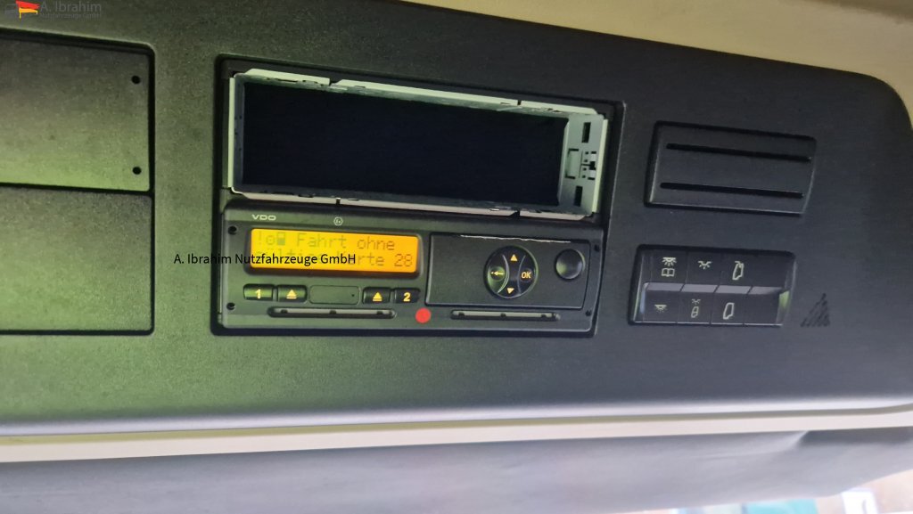Mercedes-Benz 1845 Retarder Klima, Kühlschrank Edscha, Retarder, LBW, Zustand gut - Φορτηγό μουσαμάς: φωτογραφία 4 Mercedes-Benz 1845 Retarder Klima, Kühlschrank Edscha, Retarder, LBW, Zustand gut - Φορτηγό μουσαμάς: φωτογραφία 4