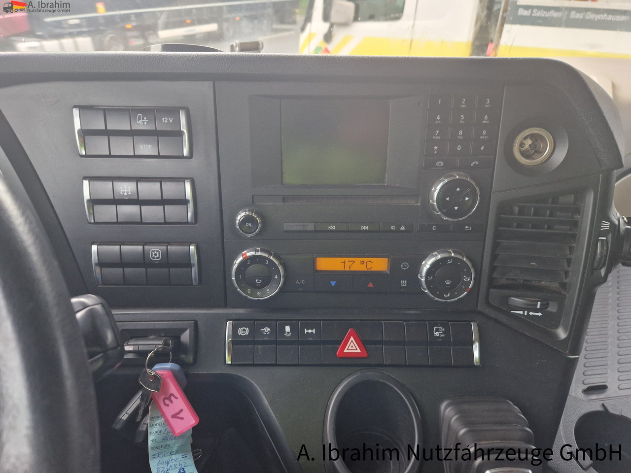 Mercedes-Benz 1845 Retarder Klima, Kühlschrank deutsches Fahrzeug - Τράκτορας: φωτογραφία 4 Mercedes-Benz 1845 Retarder Klima, Kühlschrank deutsches Fahrzeug - Τράκτορας: φωτογραφία 4