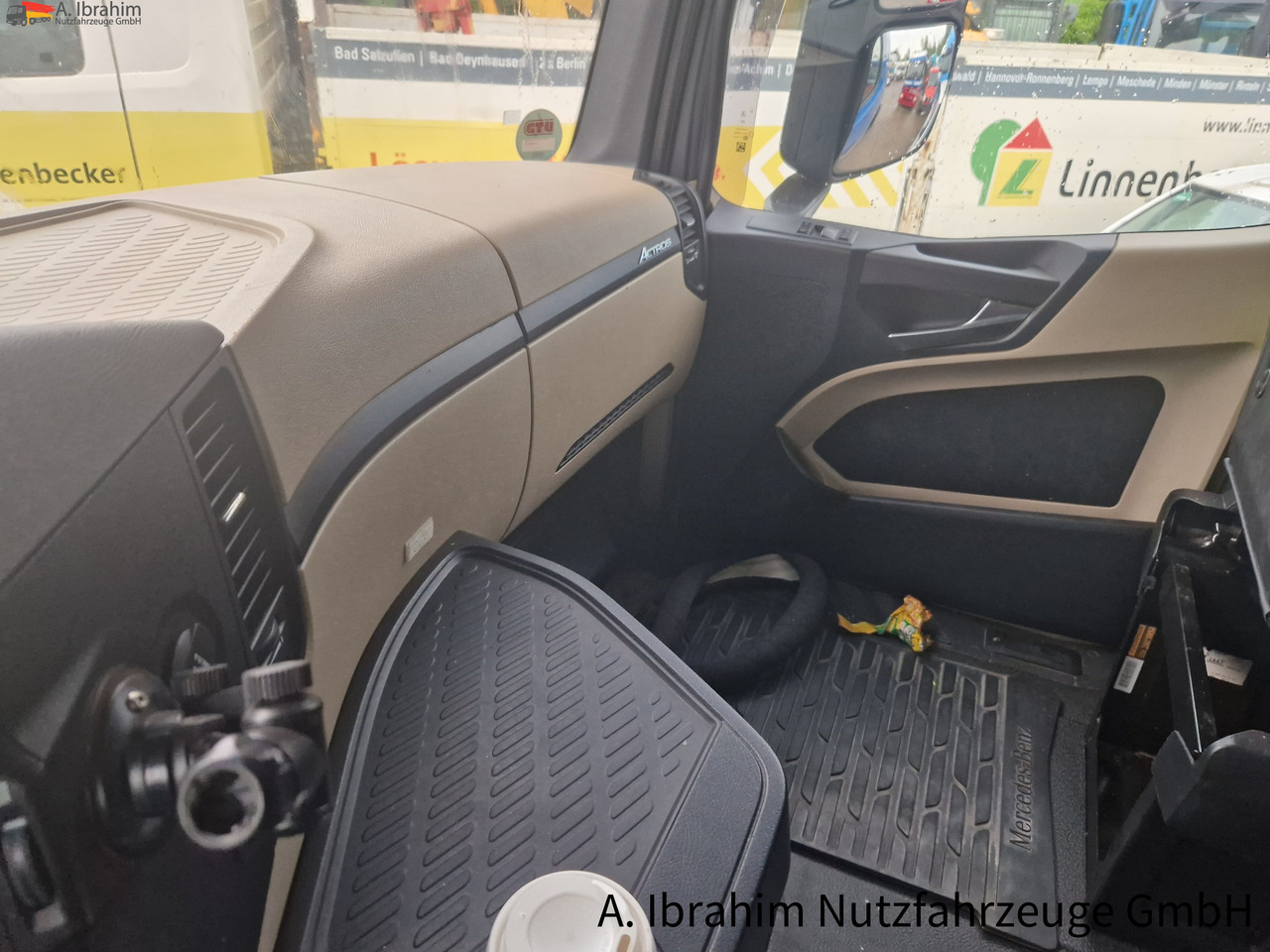 Mercedes-Benz 1845 Retarder Klima, Kühlschrank deutsches Fahrzeug - Τράκτορας: φωτογραφία 5 Mercedes-Benz 1845 Retarder Klima, Kühlschrank deutsches Fahrzeug - Τράκτορας: φωτογραφία 5